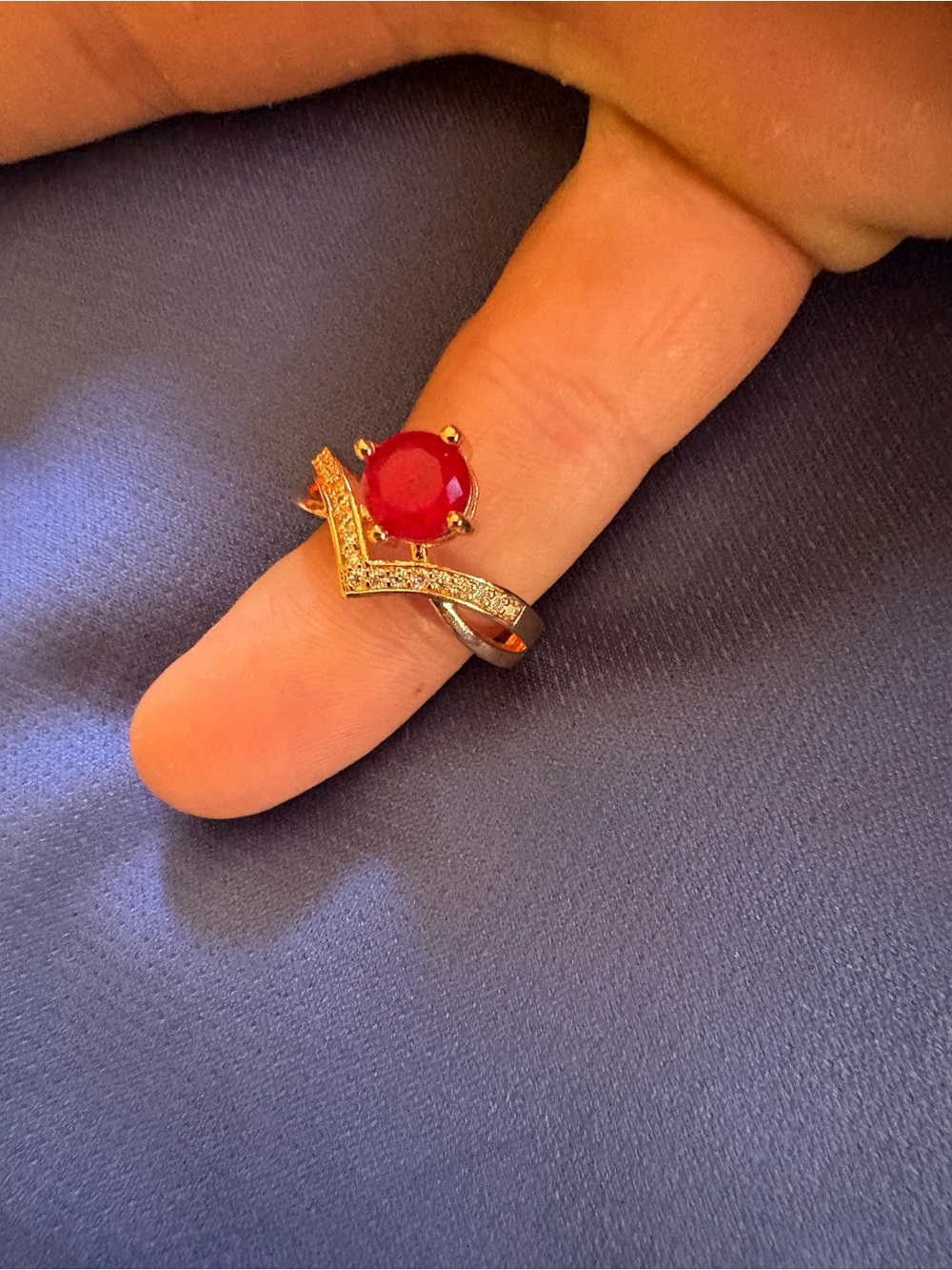 Vintage gold red ruby ring
